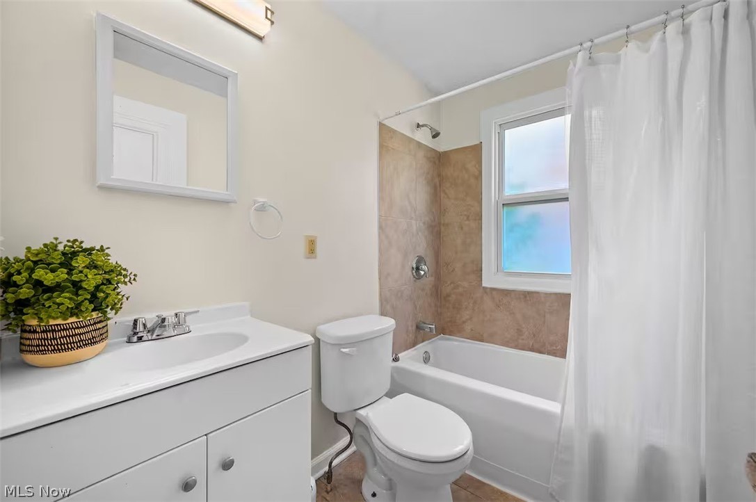 19075 Meredith Avenue Euclid OH 44119