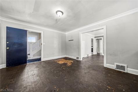 957 Thornhill Drive Cleveland OH 44108