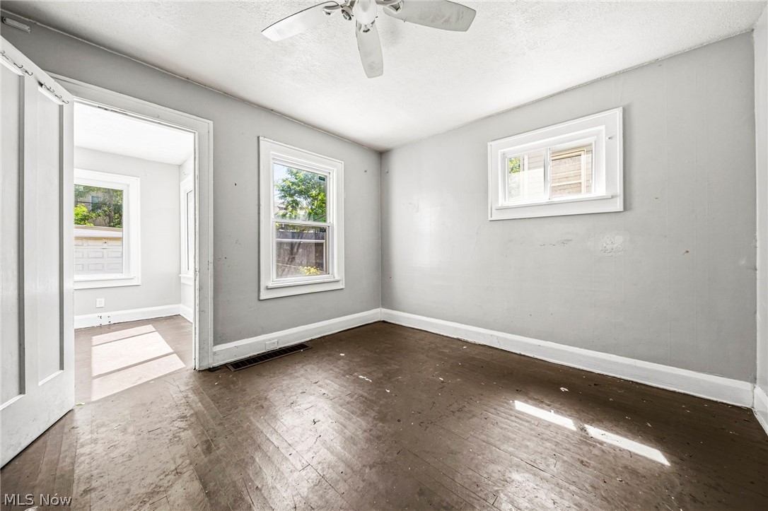 957 Thornhill Drive Cleveland OH 44108