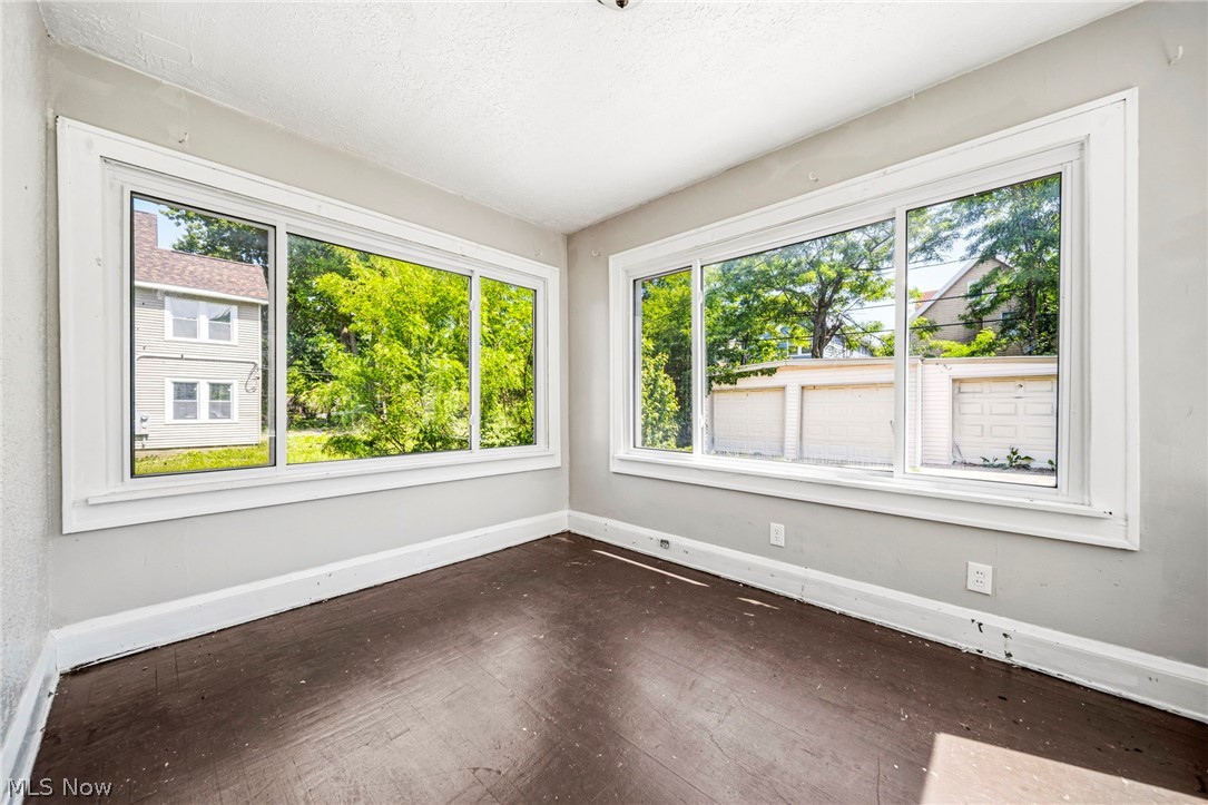 957 Thornhill Drive Cleveland OH 44108