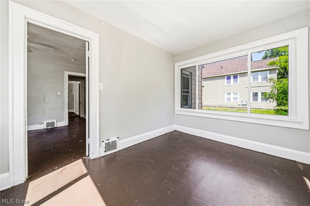 957 Thornhill Drive Cleveland OH 44108