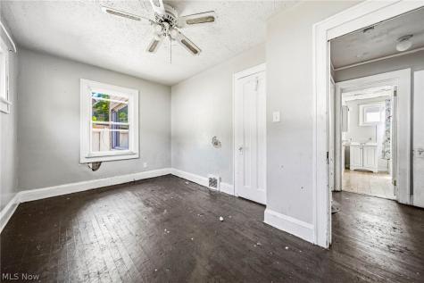 957 Thornhill Drive Cleveland OH 44108