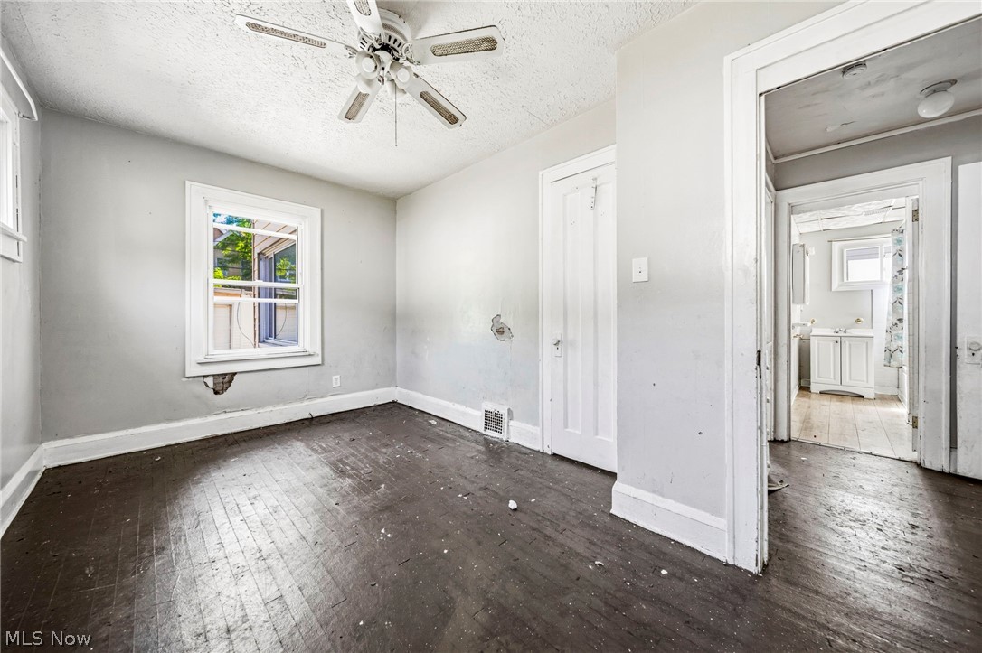 957 Thornhill Drive Cleveland OH 44108