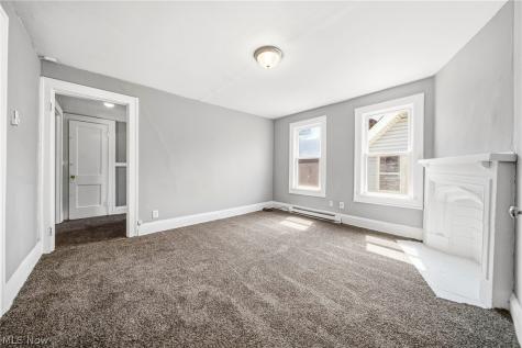 957 Thornhill Drive Cleveland OH 44108