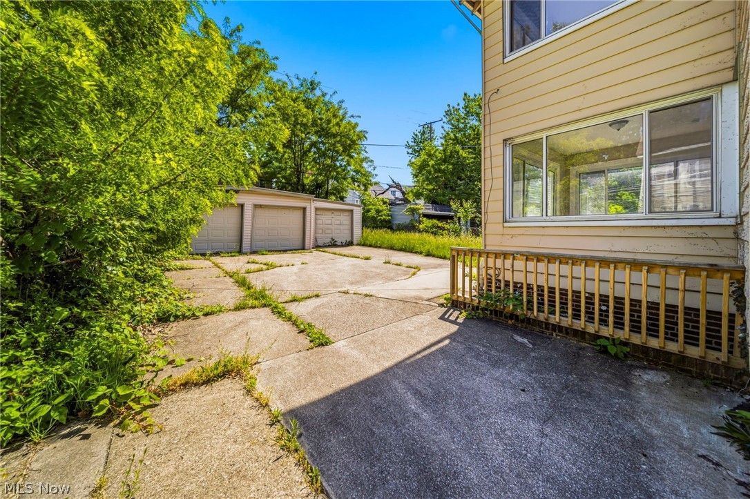 957 Thornhill Drive Cleveland OH 44108
