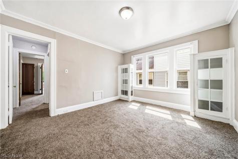 957 Thornhill Drive Cleveland OH 44108