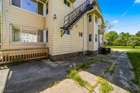 957 Thornhill Drive Cleveland OH 44108
