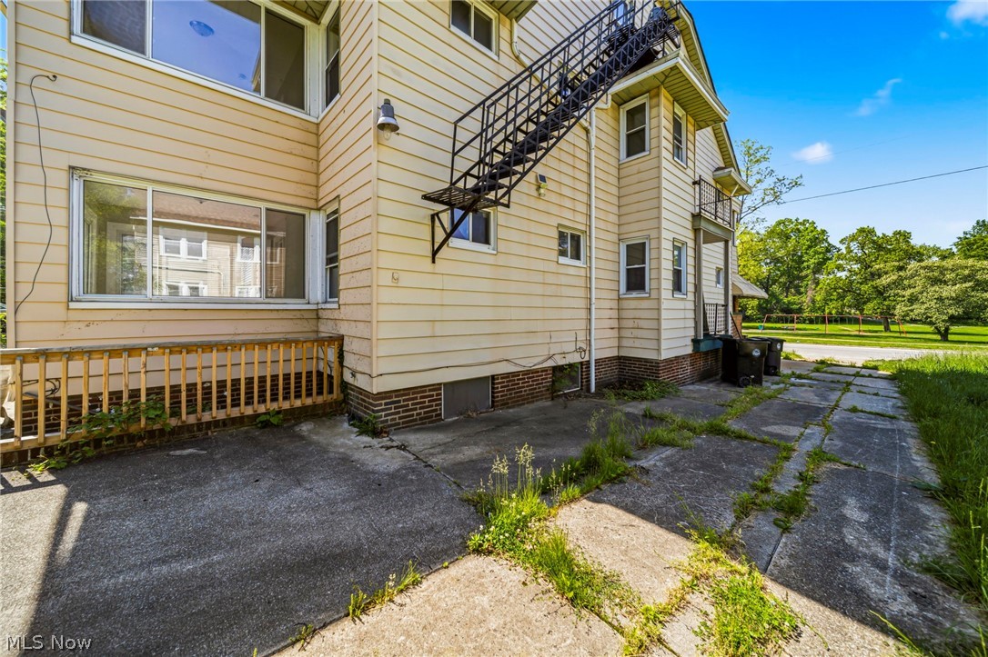 957 Thornhill Drive Cleveland OH 44108