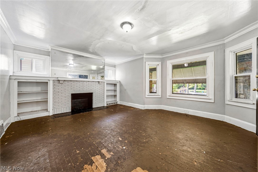 957 Thornhill Drive Cleveland OH 44108