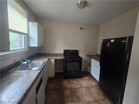 1872 Cordova Avenue Youngstown OH 44504