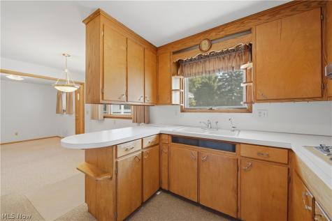 3304-3306 Beverly Avenue NE Canton OH 44714