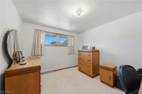 3304-3306 Beverly Avenue NE Canton OH 44714