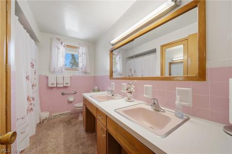 3304-3306 Beverly Avenue NE Canton OH 44714