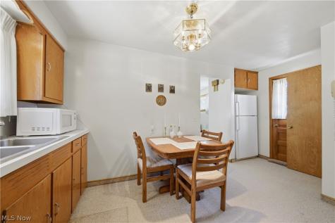 3304-3306 Beverly Avenue NE Canton OH 44714