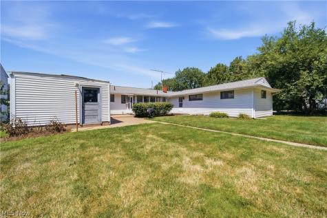 3304-3306 Beverly Avenue NE Canton OH 44714