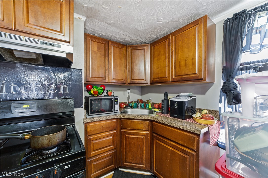13421 Cedar Road Cleveland Heights OH 44118