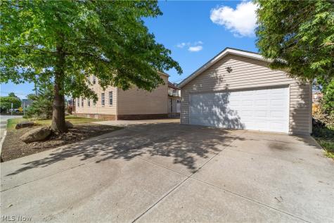 13421 Cedar Road Cleveland Heights OH 44118
