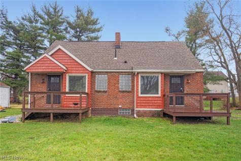 442 Fenton Avenue NE Canton OH 44704