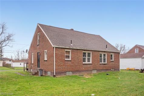 442 Fenton Avenue NE Canton OH 44704