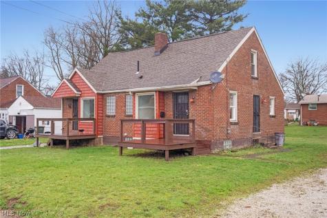 442 Fenton Avenue NE Canton OH 44704