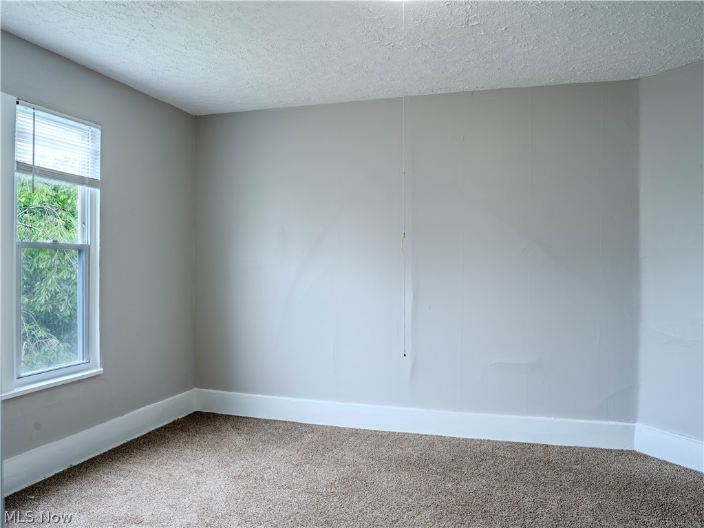2102 W 96th Street Cleveland OH 44102