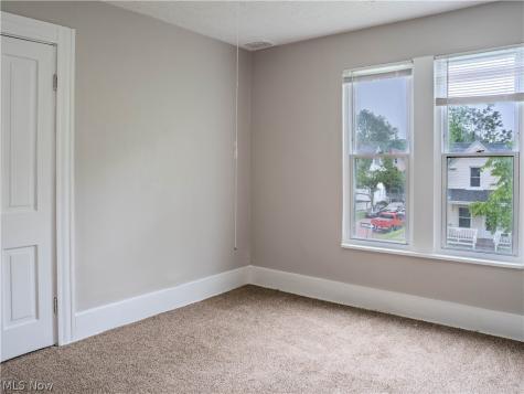 2102 W 96th Street Cleveland OH 44102