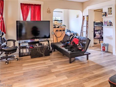 2102 W 96th Street Cleveland OH 44102