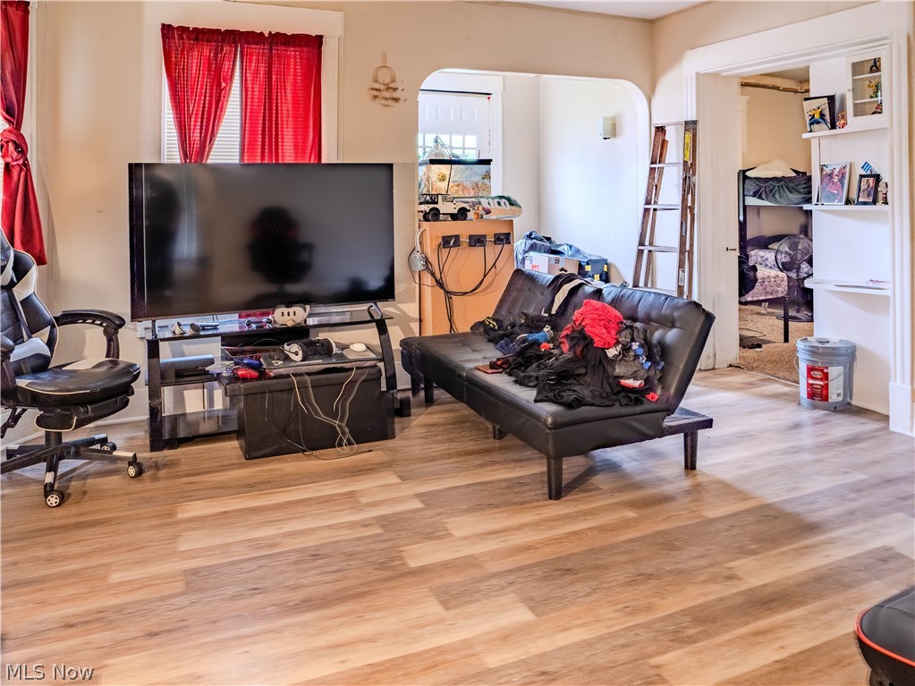 2102 W 96th Street Cleveland OH 44102