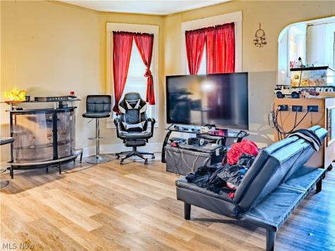 2102 W 96th Street Cleveland OH 44102