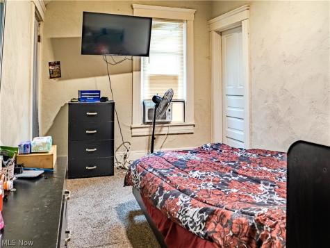 2102 W 96th Street Cleveland OH 44102