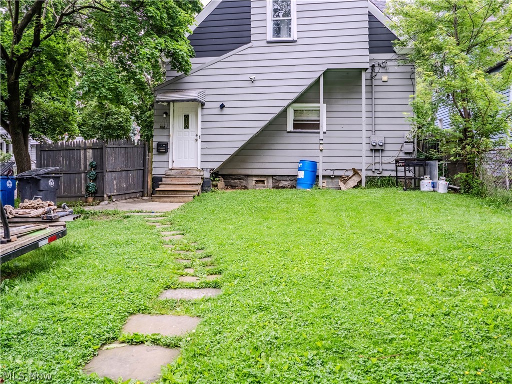 2102 W 96th Street Cleveland OH 44102