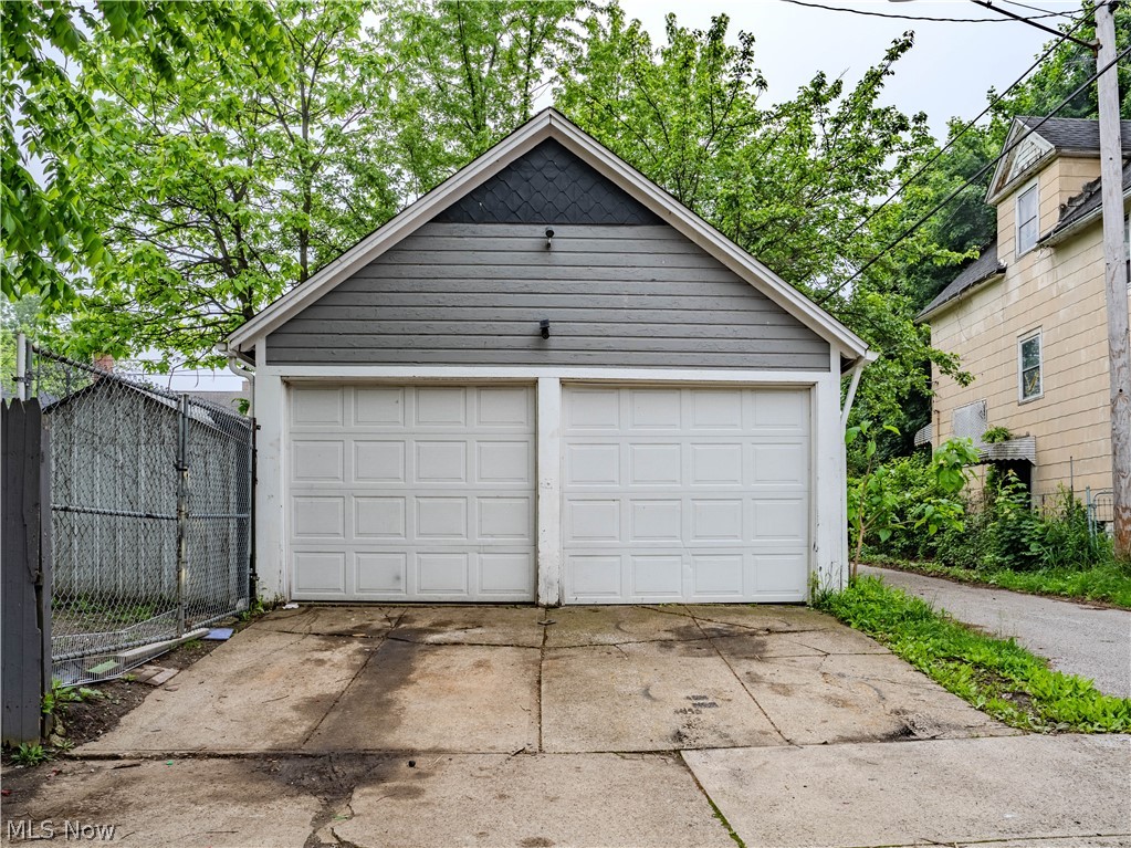 2102 W 96th Street Cleveland OH 44102