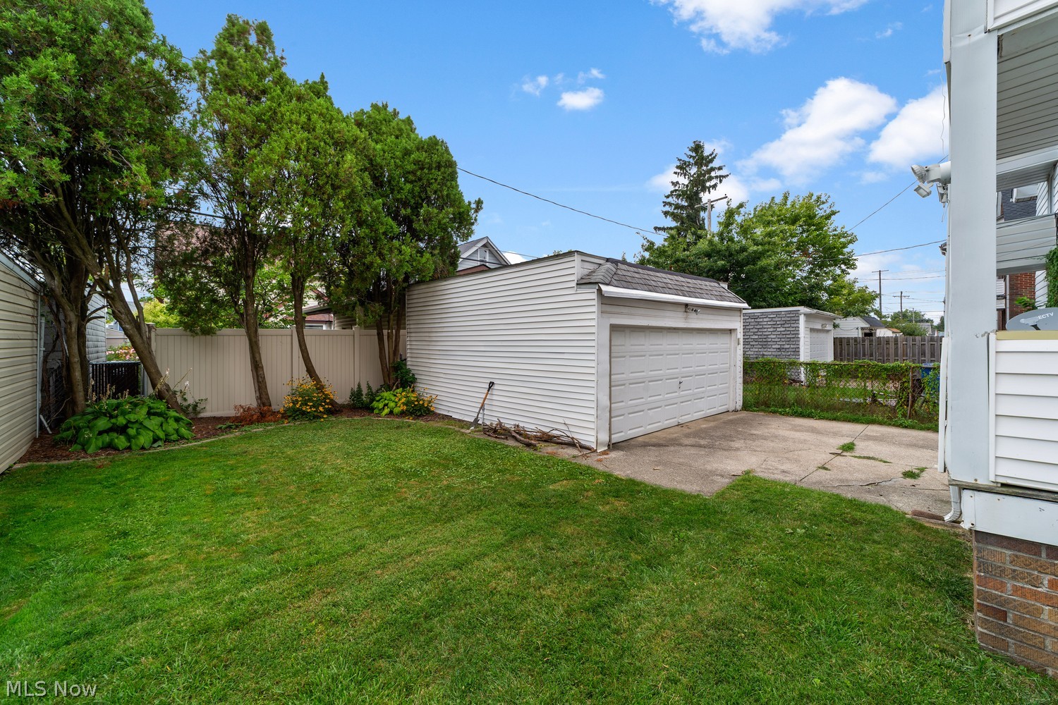 2148 Lewis Drive Lakewood OH 44107