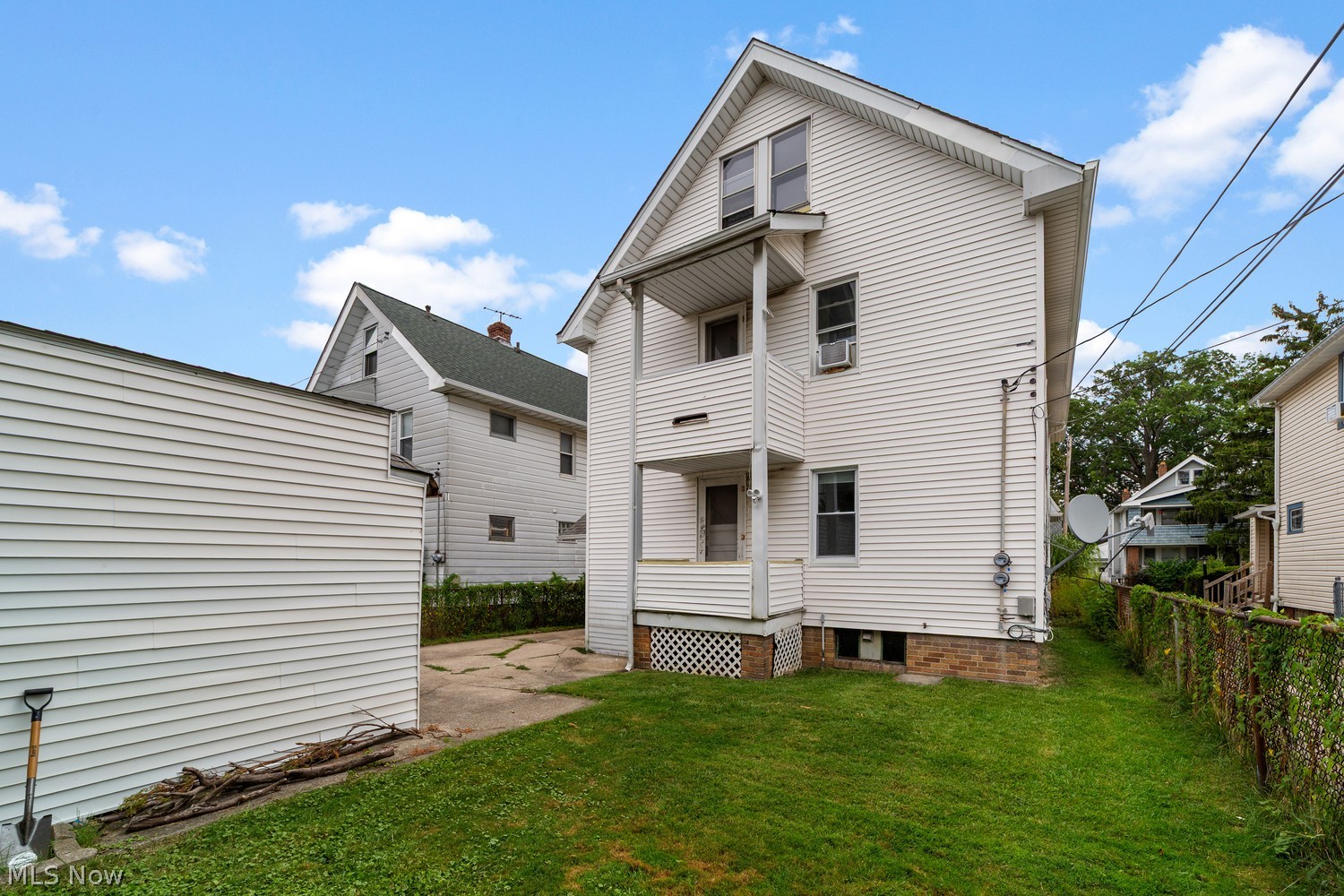 2148 Lewis Drive Lakewood OH 44107