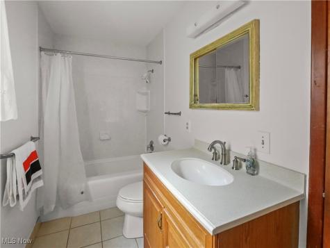 13532 Elbur Lane Lakewood OH 44107