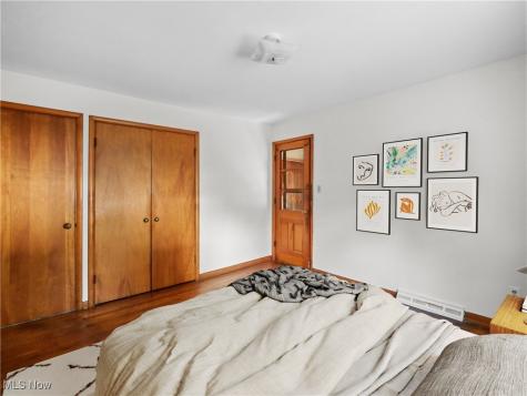 13532 Elbur Lane Lakewood OH 44107
