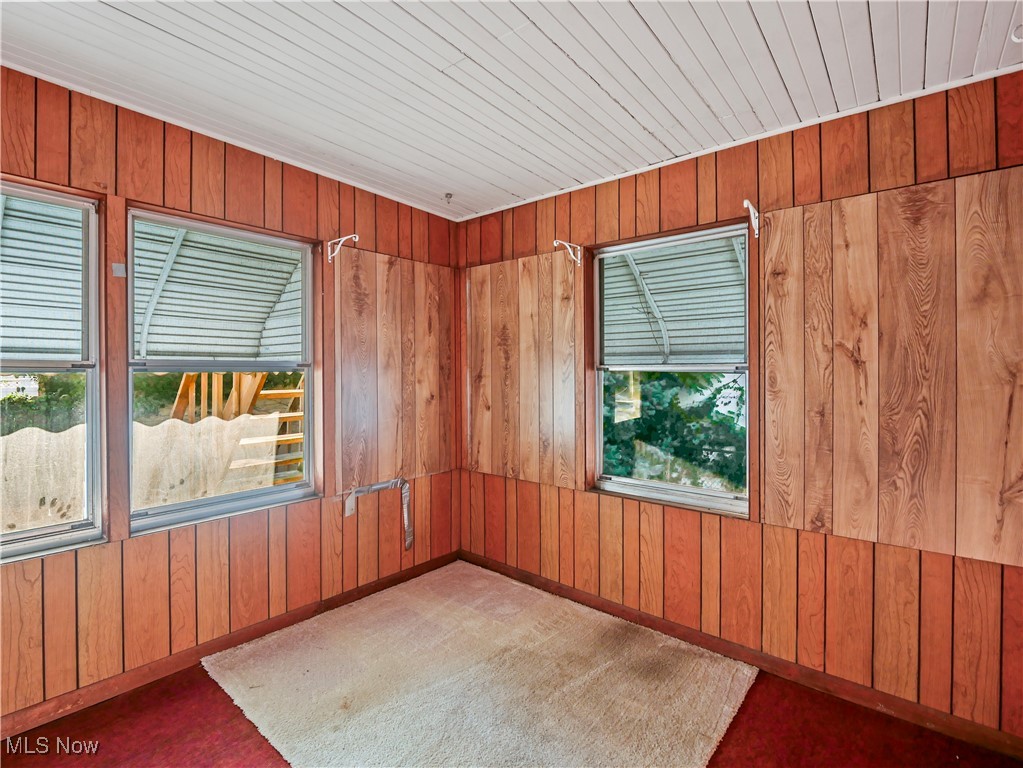 13532 Elbur Lane Lakewood OH 44107