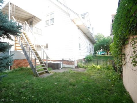13532 Elbur Lane Lakewood OH 44107