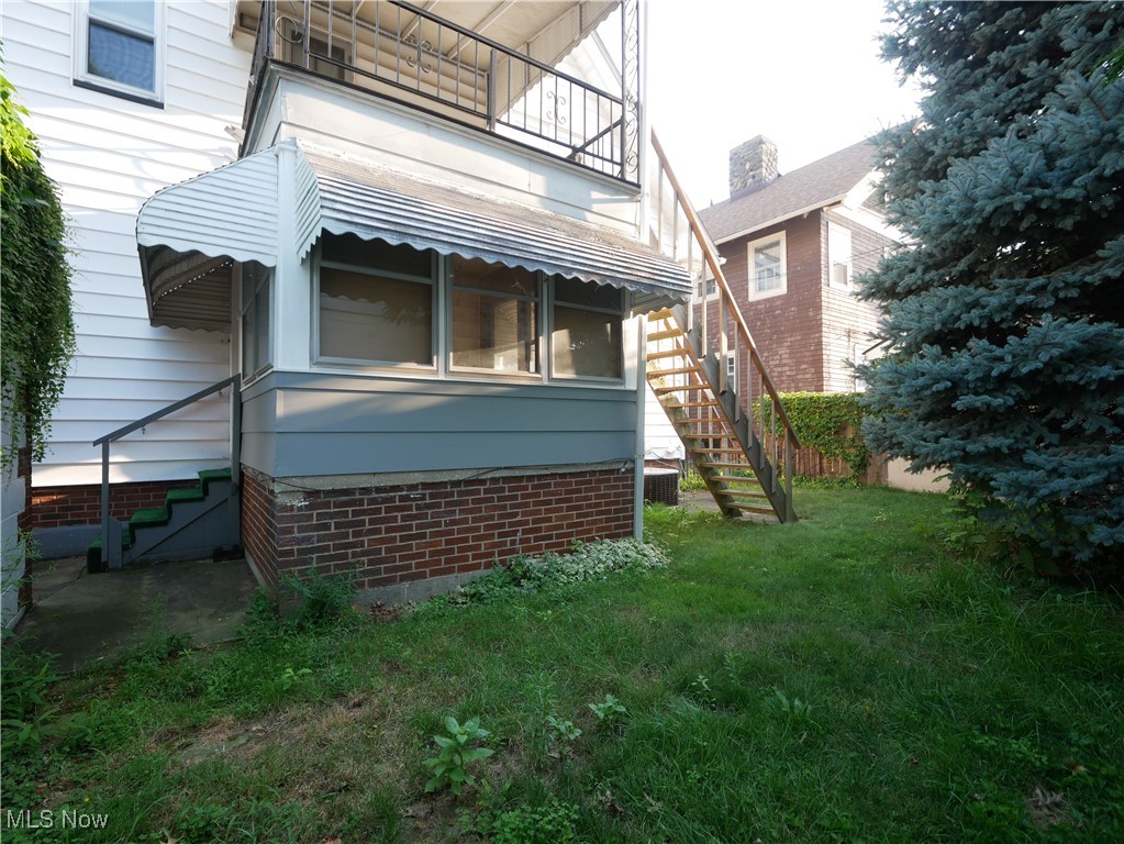 13532 Elbur Lane Lakewood OH 44107