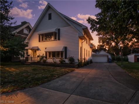 13532 Elbur Lane Lakewood OH 44107