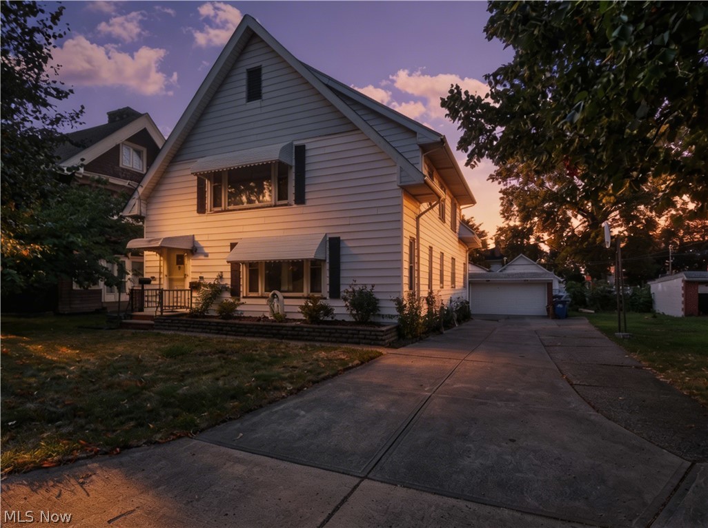 13532 Elbur Lane Lakewood OH 44107