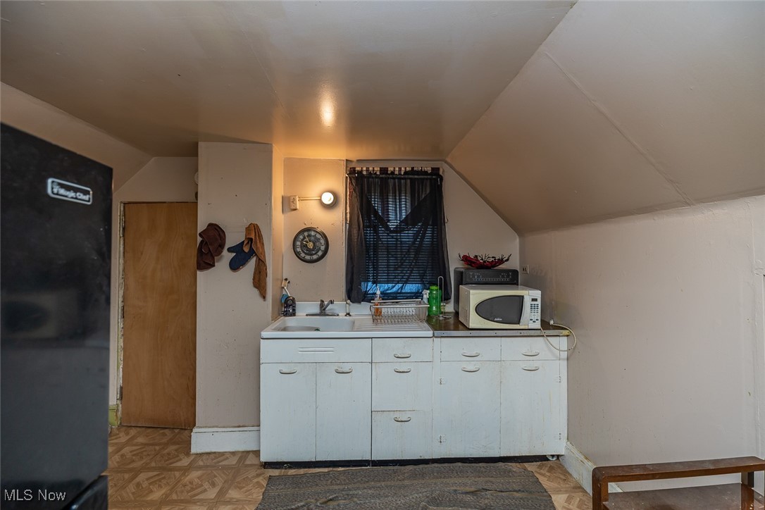 7538 Star Avenue Cleveland OH 44103