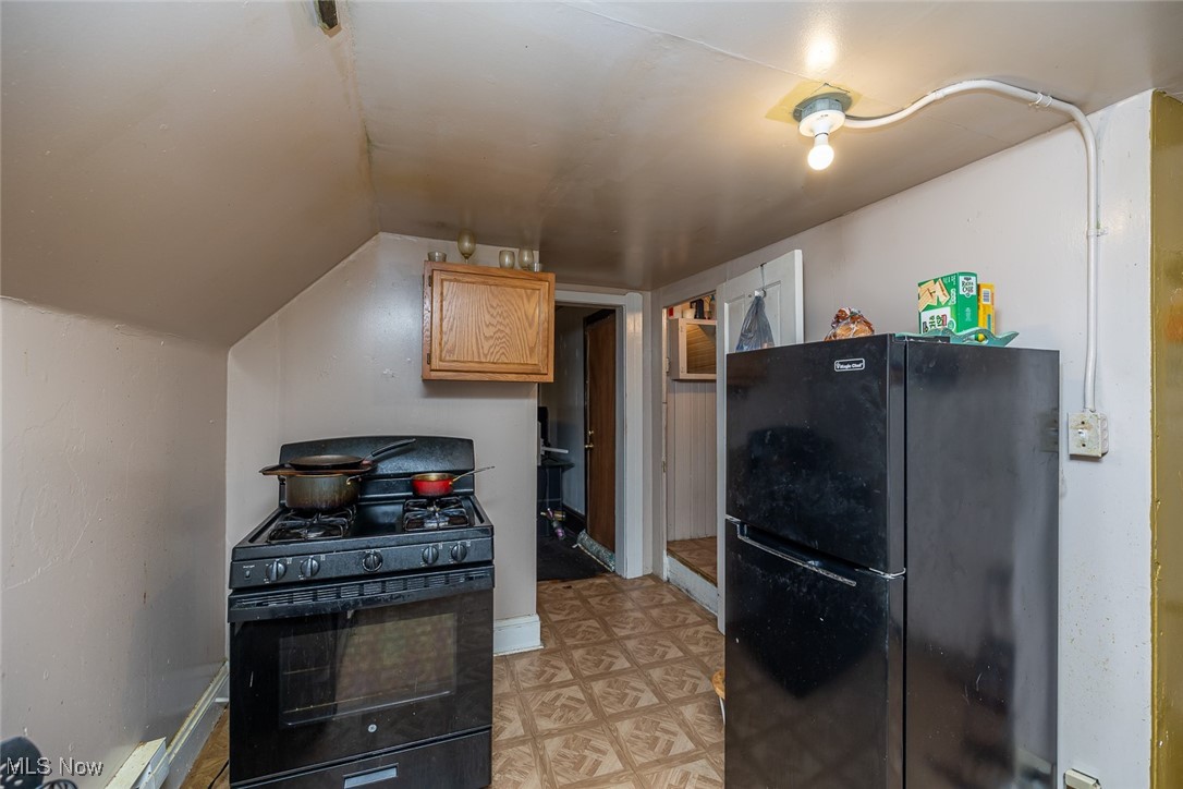 7538 Star Avenue Cleveland OH 44103