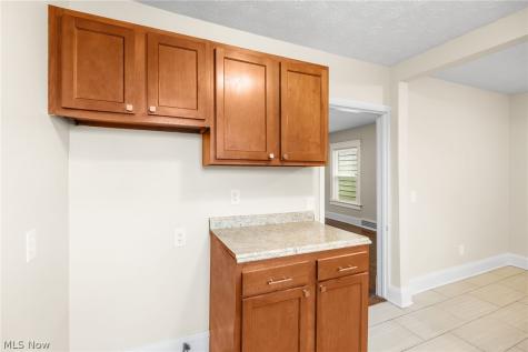 1362 W 83rd Street Cleveland OH 44102