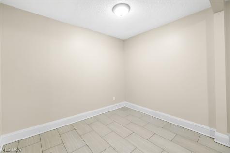1362 W 83rd Street Cleveland OH 44102