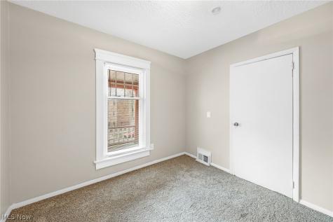 1362 W 83rd Street Cleveland OH 44102