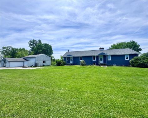887-889 Colony Drive Aurora OH 44202