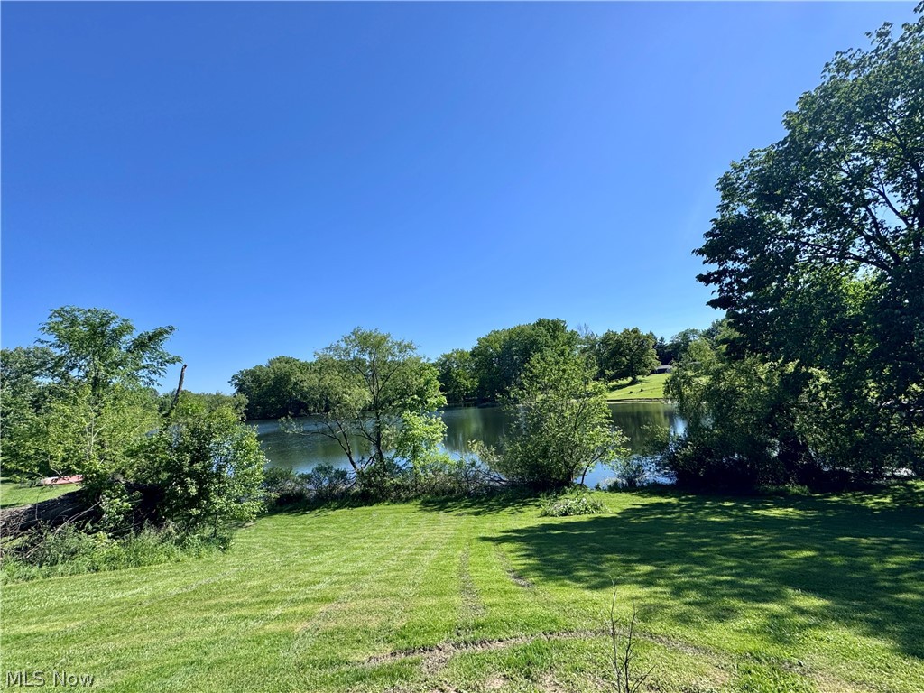 887-889 Colony Drive Aurora OH 44202