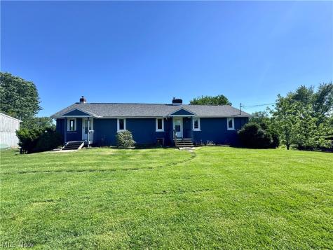 887-889 Colony Drive Aurora OH 44202
