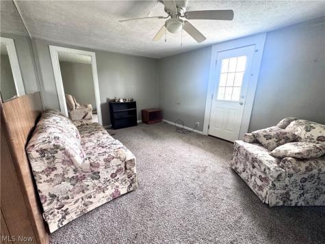 887-889 Colony Drive Aurora OH 44202